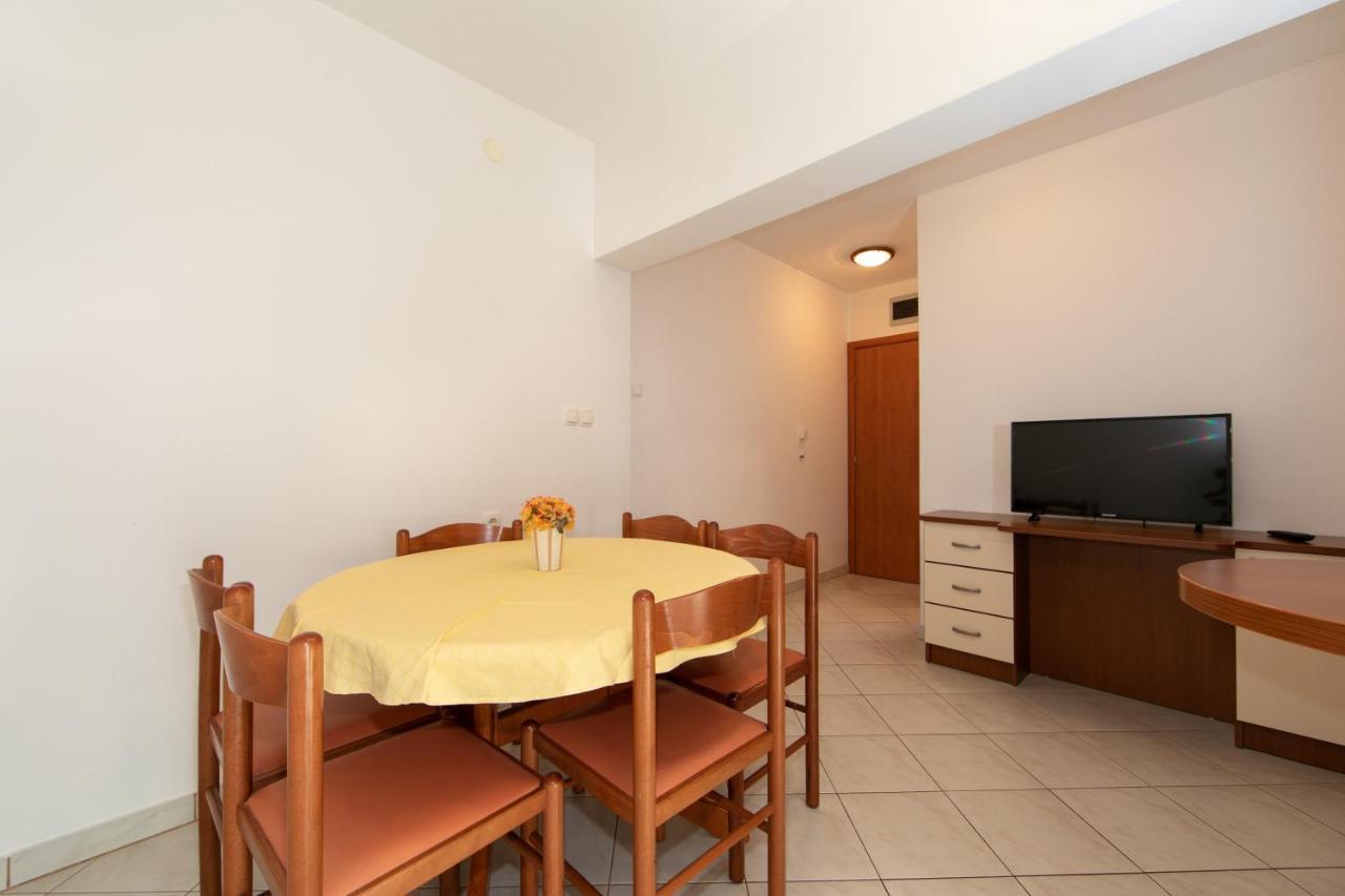 Apartmani Biser Tucepi Ngoại thất bức ảnh