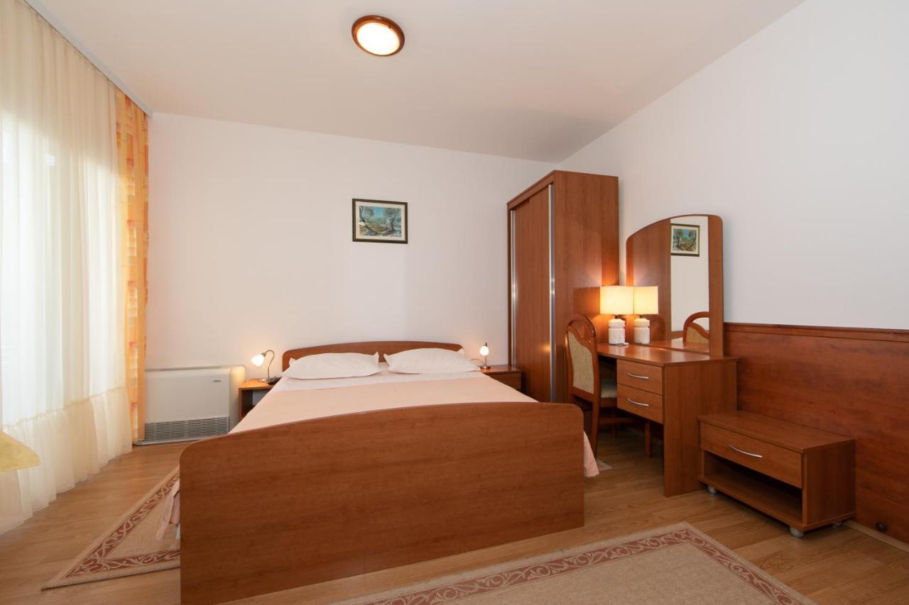 Apartmani Biser Tucepi Ngoại thất bức ảnh