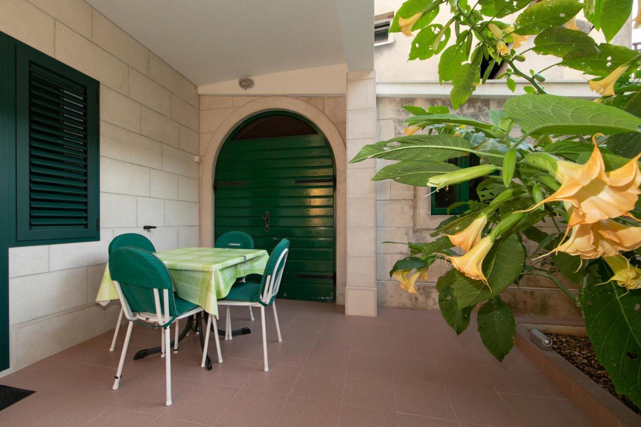 Apartmani Biser Tucepi Ngoại thất bức ảnh