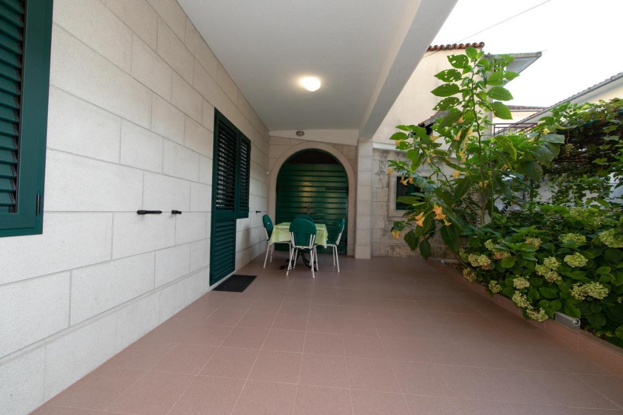 Apartmani Biser Tucepi Ngoại thất bức ảnh