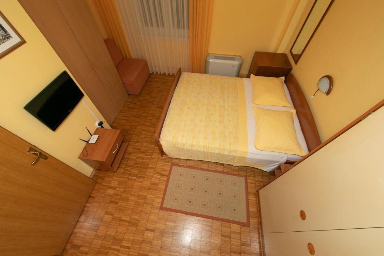 Apartmani Biser Tucepi Ngoại thất bức ảnh