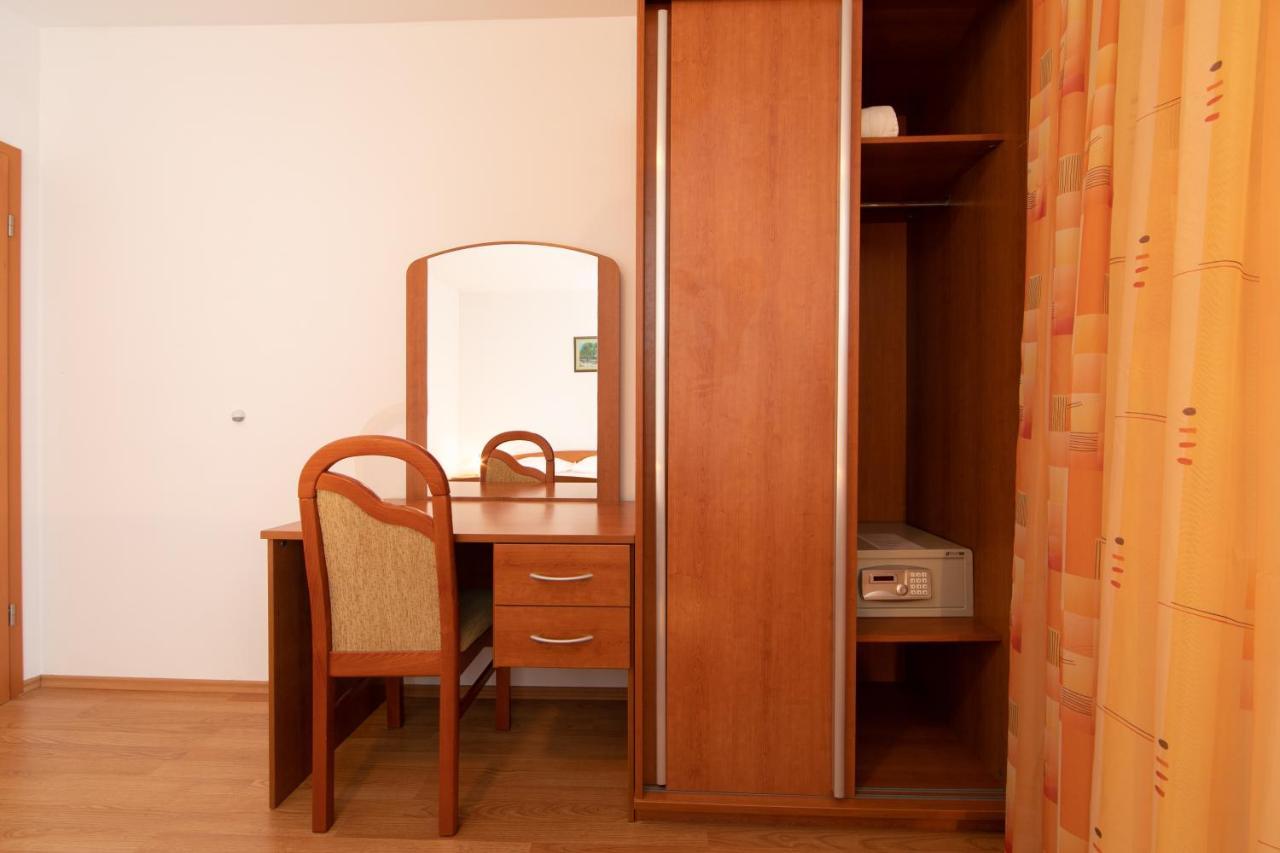 Apartmani Biser Tucepi Ngoại thất bức ảnh