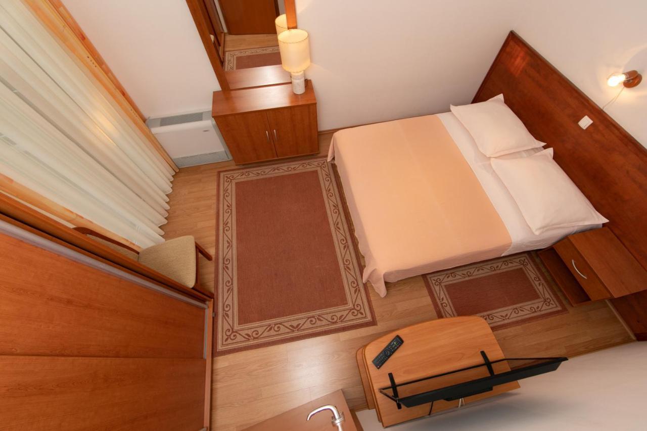 Apartmani Biser Tucepi Ngoại thất bức ảnh