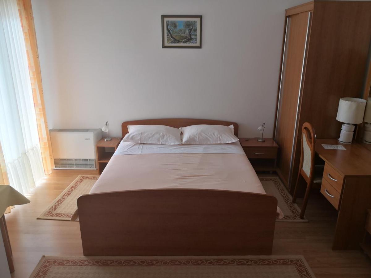 Apartmani Biser Tucepi Ngoại thất bức ảnh